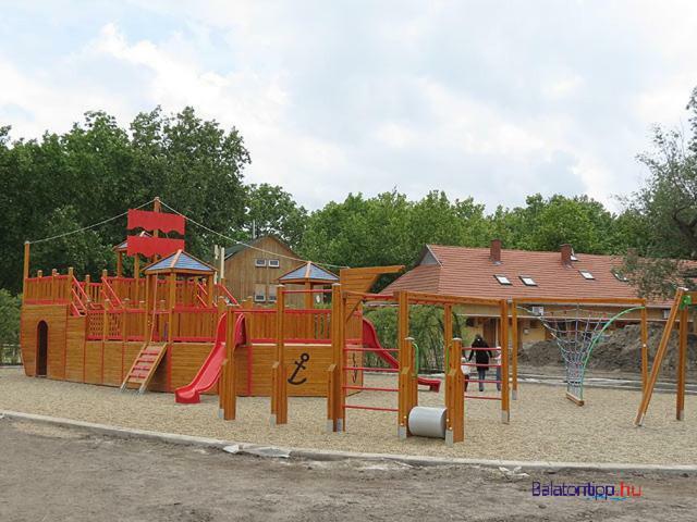 Kids' Paradise House Балатонбоглар Екстер'єр фото