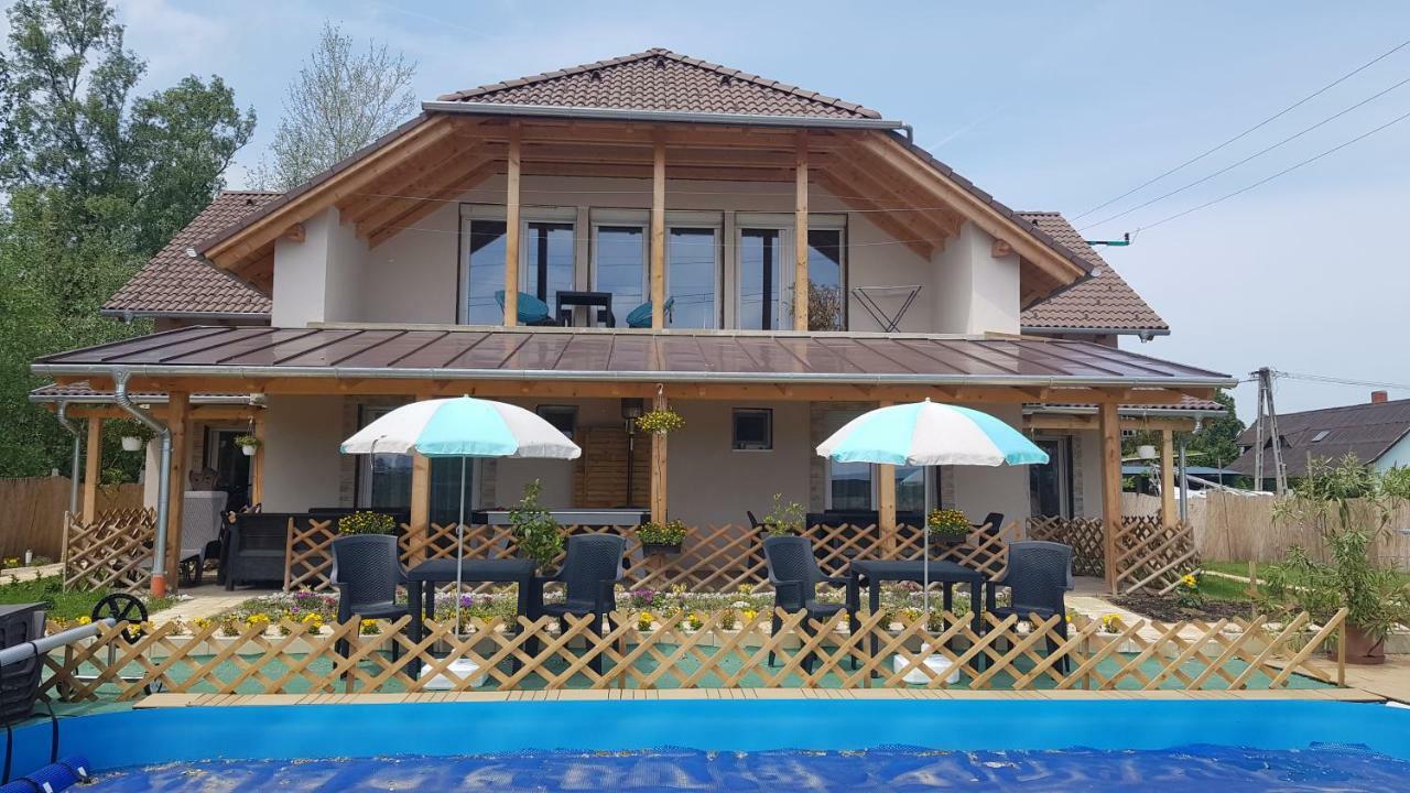Kids' Paradise House Балатонбоглар Екстер'єр фото